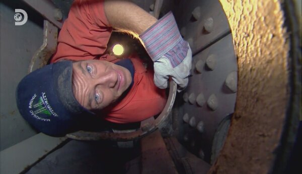 "Brudna robota: ekipa w trasie" PRZED EMISJĄ W TV: Mike Rowe wewnątrz pylonu mostu!